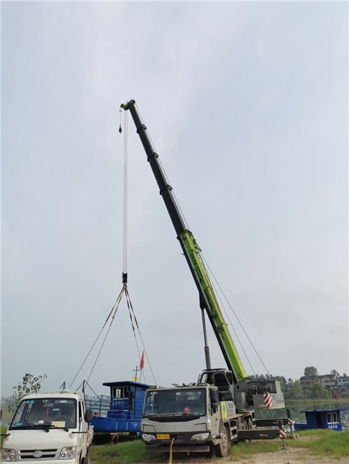 平武县桥梁建设吊装案例